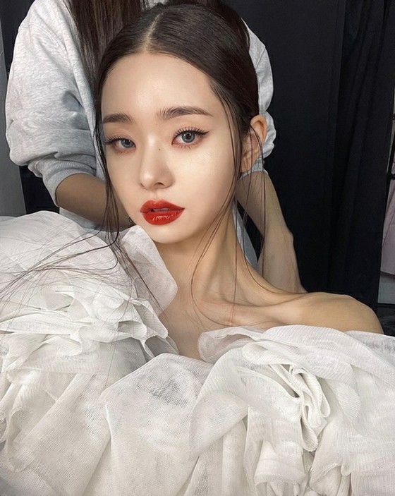 Netflix "Escape Solo Island" appearance Son Jia, different sized eyes are attractive