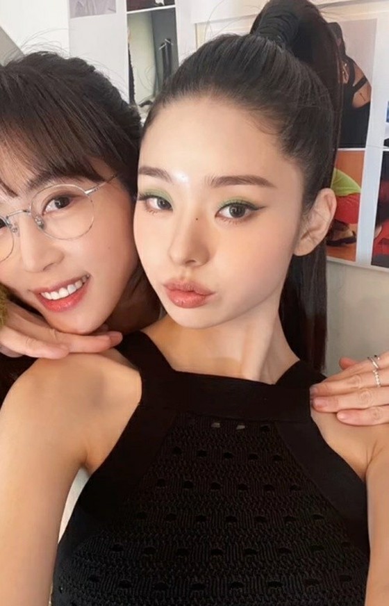 Actress Kang Ye Won removes photo with controversial Son Jia from SNS for “wearing fake brand”