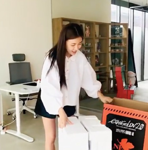 Ha Ji Won shares a video of the "Opening Ceremony" on Instagram... The beauty of legs and her baby-face in her 40s!!!