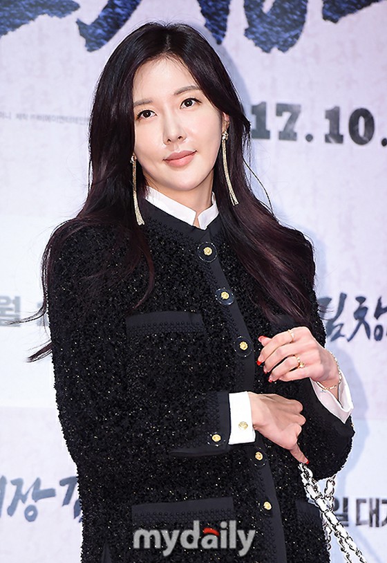 [Official] "Pregnancy Rumors emerge" Actress Jang Mi-inae, dating on the premise of marrying a general man ... management office "Will address the pregnancy rumors directly"