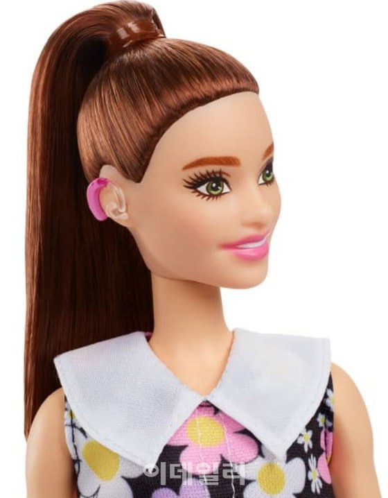 Barbie dolls wearing hearing aids released ... "Diversity in toys"