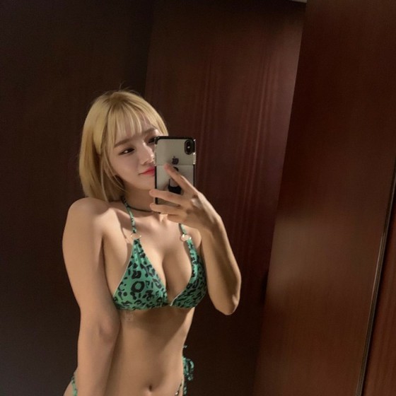 Female comedian Men Sunji, amazing glamor bikini ... was there such a cute and sexy comedian?
