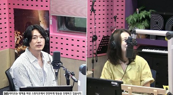 Actor Jang Hyuk, "I hope my best friend Jang Nara attends the wedding and lives happily."