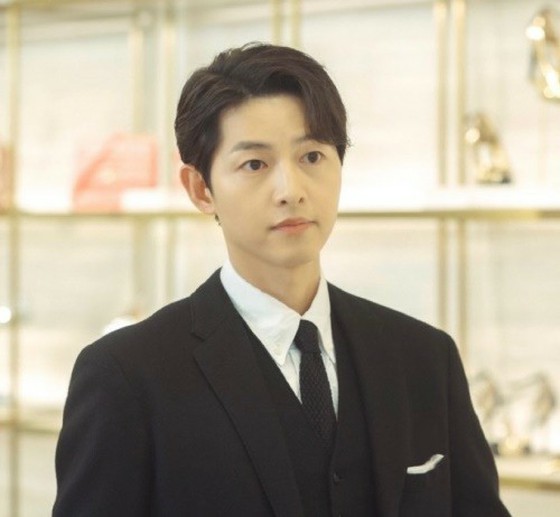Actor Song Joong Ki makes a special appearance in 'Sisters'... A visual ...