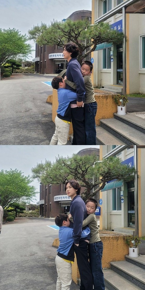 Lim Siwan (ZE:A) said that he enjoys playing with children, but... words and actions contradict each other?