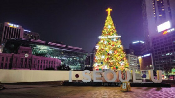 "Civil space" but "Cross" on Christmas tree in Seoul square … controversial for "appropriateness" of symbol of specific religion = Korea