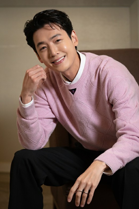 "Sooyoung is my only existence..." Actor Jung Kyung-ho speaks about 10 years of love... and marriage