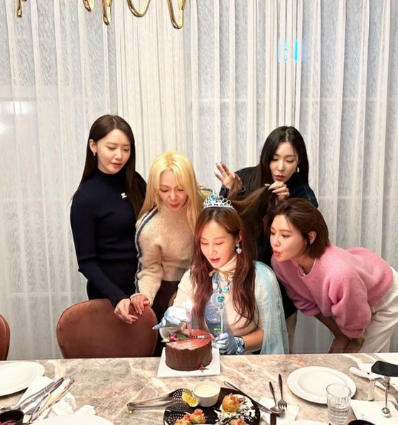 "SNSD (Girls' Generation)", a stylish birthday party prepared for YURI