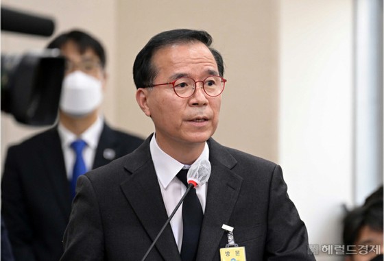 <Itaewon accident> Seoul police commissioner returns home after 10-hour interrogation as suspect = Korea