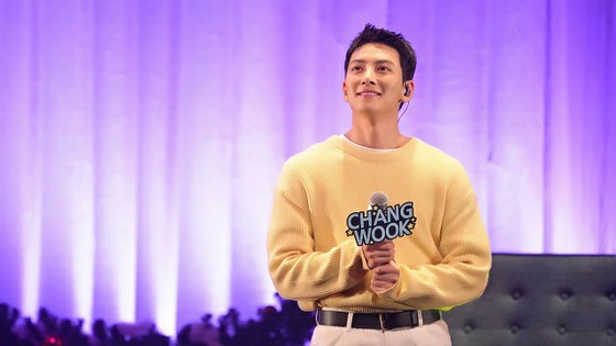 Actor Ji Chang Wook fascinates fans at the Fan Meeting in Japan for the first time in about 3 years!