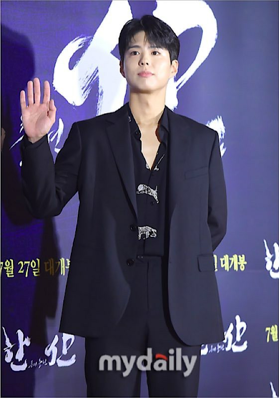 Actor Park BoGum, rumors of transfer to HYBE surfaced ... Will he become part of the family with "BTS" and "LE SSERAFIM"?