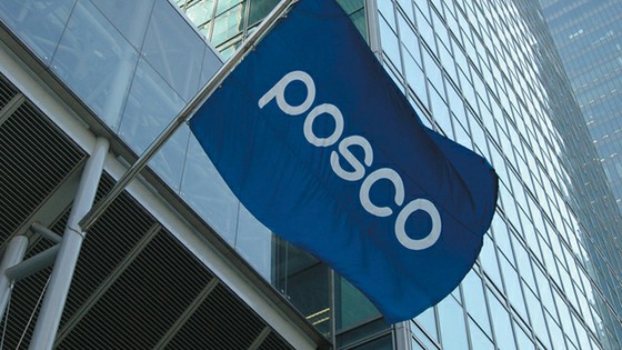 <Explanation W> After South Korea announced a solution to the former forced labor issue, Posco was the first company to respond, donating 400 million yen to the foundation