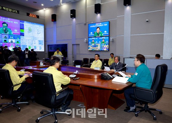 COVID-19 vaccination once a year ... twice a year for those over 65 = Korea