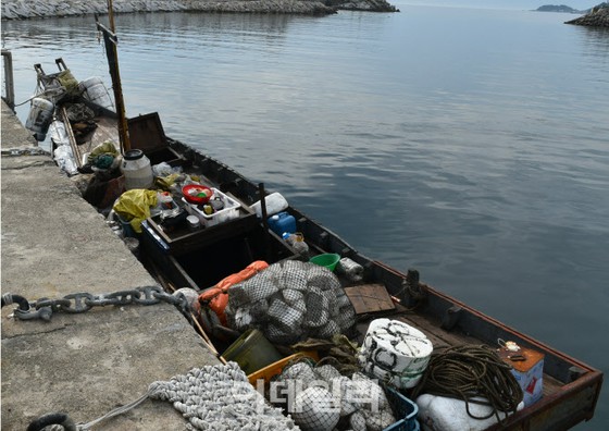 North Korean residents presumed to be family return to South Korea across Yellow Sea NLL on fishing boat