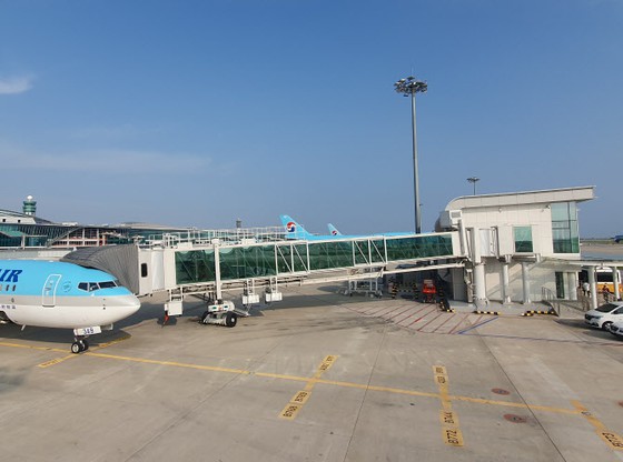 Official operation of Incheon Airport Terminal 2 remote boarding facility = Korea
