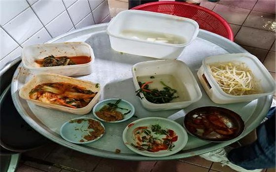 Korea cracks down on 11 restaurants reusing food leftovers from customers