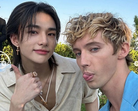 Is singer Troye Sivan interested in Hyun Jin (Stray Kids)? 'Tell me how to reach this man'.