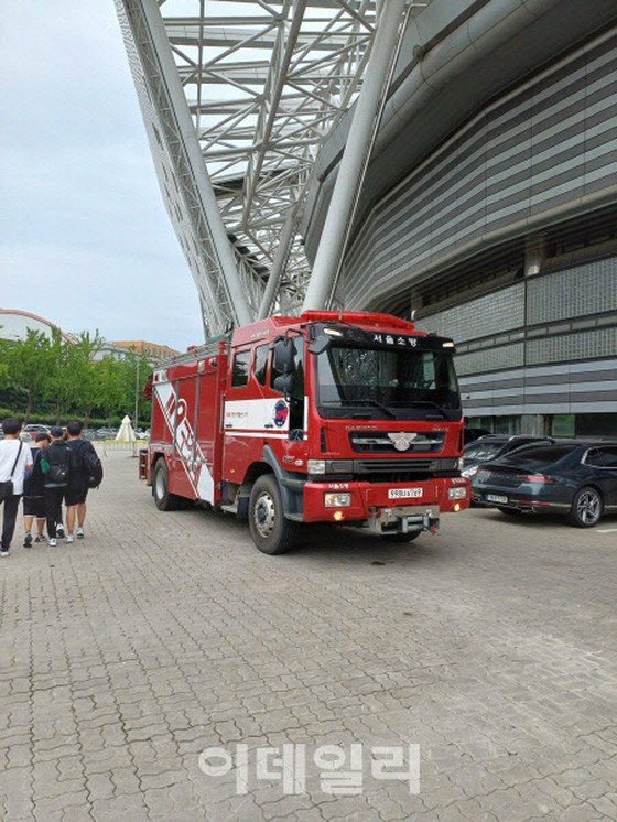 "Bomb installed at Olympic stadium" on SNS...Affair where more than 200 people evacuate = Korea