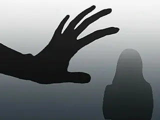 A Korean guesthouse owner breaks into the room of a woman in her 20s who came to see K-Pop without permission