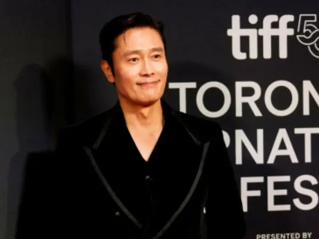 俳優イ・ビョンホン、特別功労賞受賞