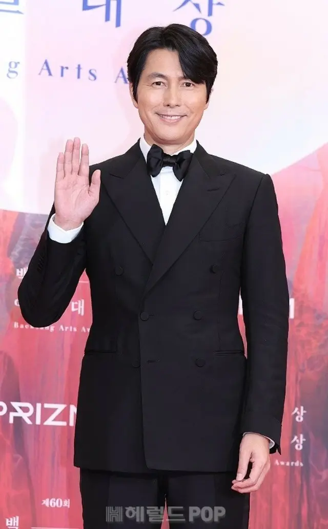 俳優チョン・ウソン、「釜日映画賞」に参加へ→婚外子議論から1年ぶりに公の場に登場…交際相手との“婚姻届提出説”にもコメントあるか？