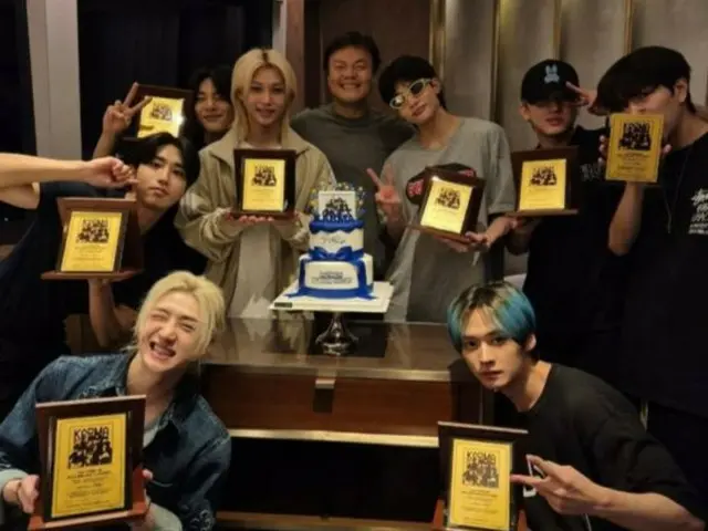 パク・ジニョン(J.Y. Park)、ビルボード初記録達成「Stray Kids」に純金をプレゼント