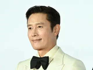 [Photo] Lee Byung Hun, Han Hyo Ju and others appear on the red carpet at the 30th Busan International Film Festival