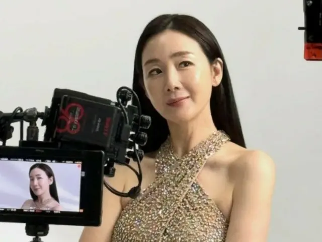 女優チェ・ジウ、優雅なドレス姿1