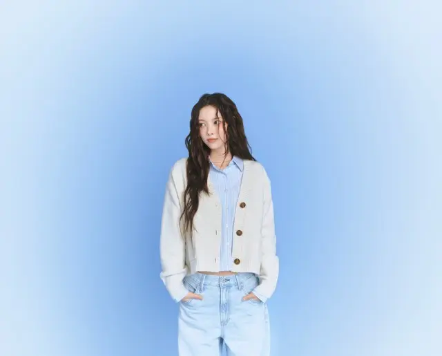 「ILLIT」のメンバーがそれぞれの個性を活かしたコーディネートを披露03