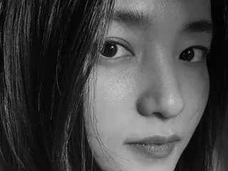 Actress Kim TaeRi's beauty emerges from the monochrome... like a scene from a classic movie