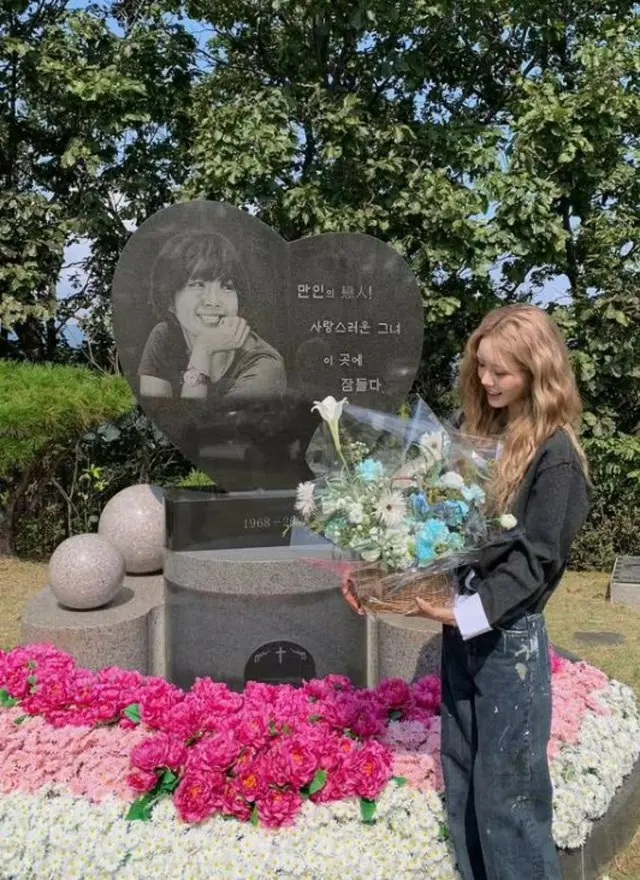 「依然として懐かしい顔」故チェ・ジンシルさん、17周忌で娘のチェ・ジュンヒも追悼…「きょうもあの日のように天気がいい」