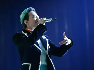 G-DRAGON (BIGBANG) made the leaders pick up their smartphones during the APEC Celebration stage