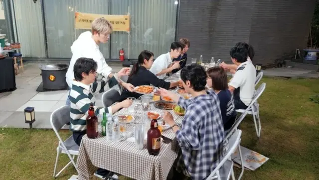 ジェジュン、所属事務所の俳優にフルコース料理を振る舞う…「この会社すごすぎる」3