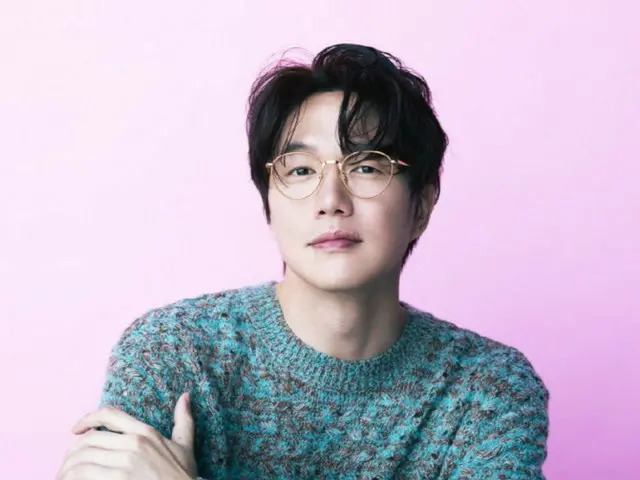 Singer Sung Si Kyung overcomes the pain of her former manager's betrayal and returns to the stage... She will appear as scheduled at the event in Incheon on the 9th
