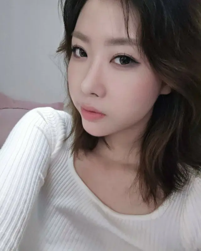 “性的暴行被害を告白”有名ユーチューバー、事実を疑う声に証拠公開