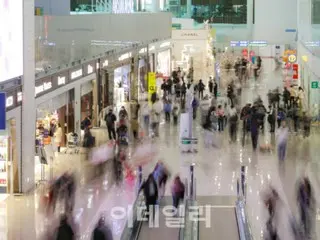 1.4 billion won worth of bills found in checked suitcase at Incheon Airport in South Korea