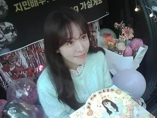 Actress Han JIMIN is as cute as Tinkerbell... "Full of happiness" after the surprise at the end of filming