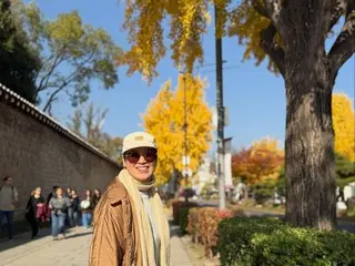 Park Mi-sun, who recently returned to the show after battling breast cancer, writes about her "feeling of happiness" as she visits autumn foliage spots, saying, "I'm enjoying this kind of leisure while still alive."