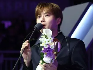 EXO's SUHO wins three awards... This year's best male solo artist = "2025 KGMA"