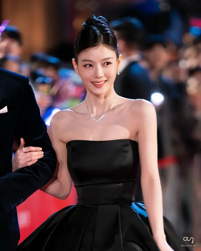 女優キム・ユジョン、引き込まれずにはいられないペク・アジン…魅惑的なビジュアル