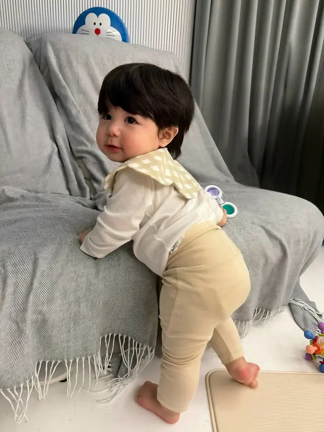 シム・ヒョンタク＆サヤさん夫妻の息子、ライオンヘアをカット…さらに際立つ“人形のような美貌”