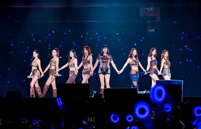 「TWICE」、K-POPガールズグループ初となる香港・カイタックスタジアム単独公演を成功的に終了…9万人の観客を動員01