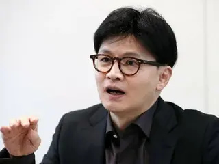 Han Dong-hoon targets President Lee: "Did you meet former Unification Church leader Han Hak-ja?" - Korean media