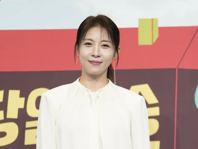 Ha Ji Won appears on variety shows for the first time in a while with "Same Day Delivery"... "A dreamy place where romance comes true"