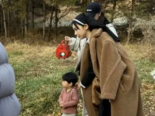 Even her own hot pack... "aespa" KARINA, Byeon Woo Seok's mother shares "a beautiful story from the set"