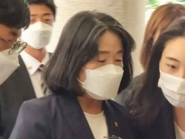 <W解説>公人の立場で朝鮮総連の行事に出席した韓国の尹美香議員＝与党「国会議員はもちろん、国民の資格もない」と猛非難