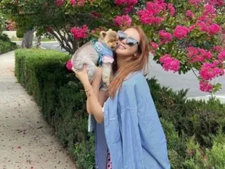 “Married to singer SE7EN” Actress Lee Da Hae wears a couple look in LA and takes a walk with her dog... Her visuals have become even more polished after marriage