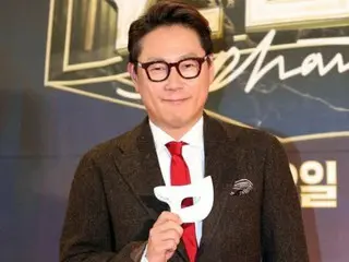 Singer Yoon Jong Shin's father passed away on the 12th...He protects his family amidst sadness