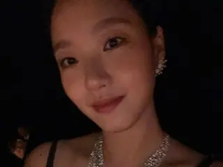 Actress Kim GoEun watches BLACKPINK's concert... thoroughly enjoys the "otaku life" for ROSE & JISOO