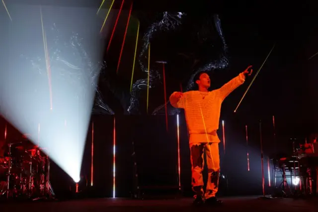 ※ライブ写真はパシフィコ横浜公演の写真。